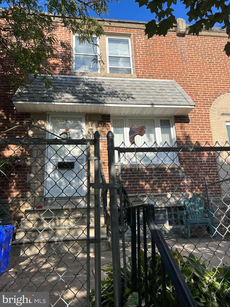 4243 Elbridge St, Philadelphia, PA 19135-3101