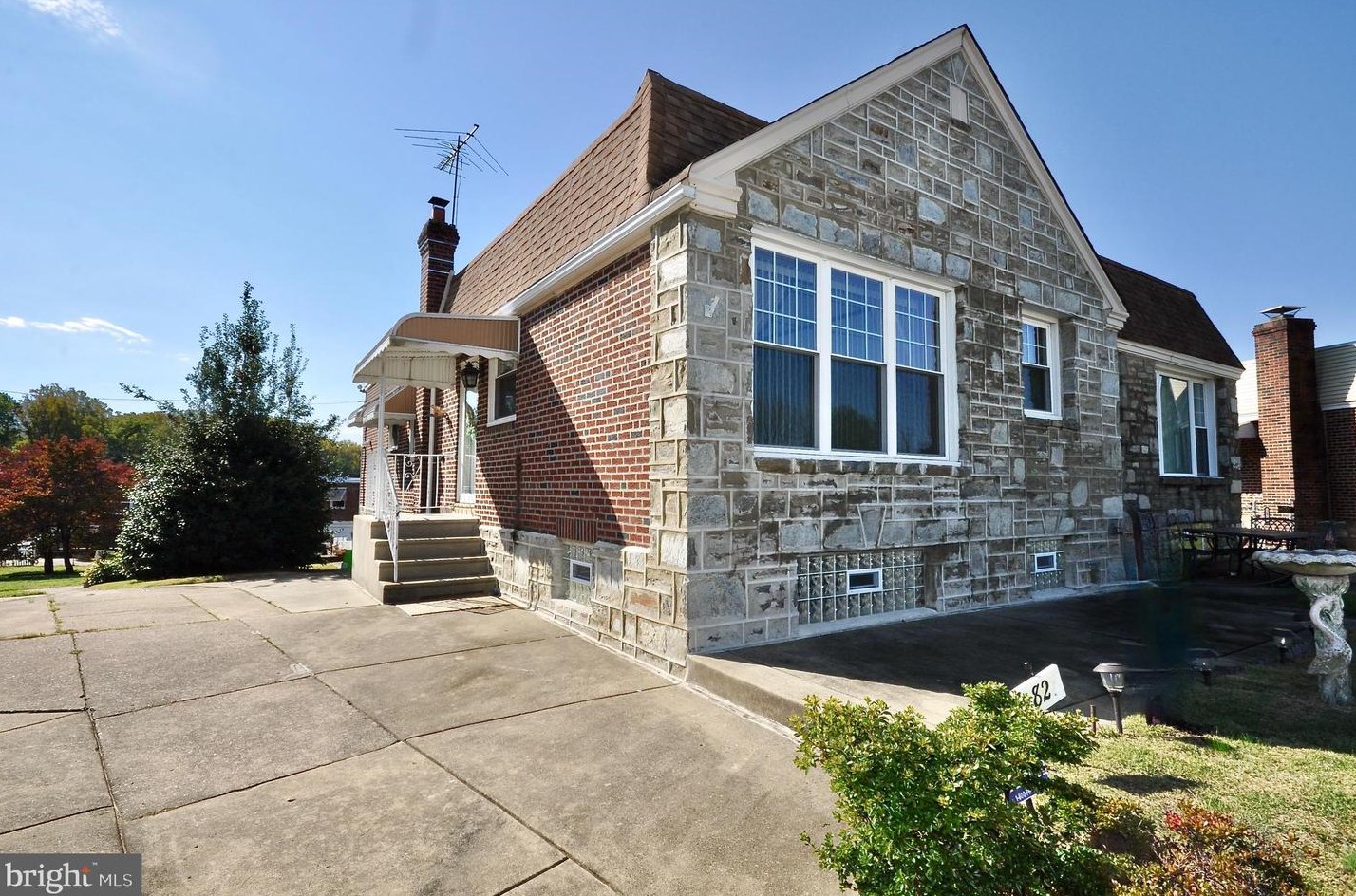 2826 Fuller St, Philadelphia, PA 19152-3103