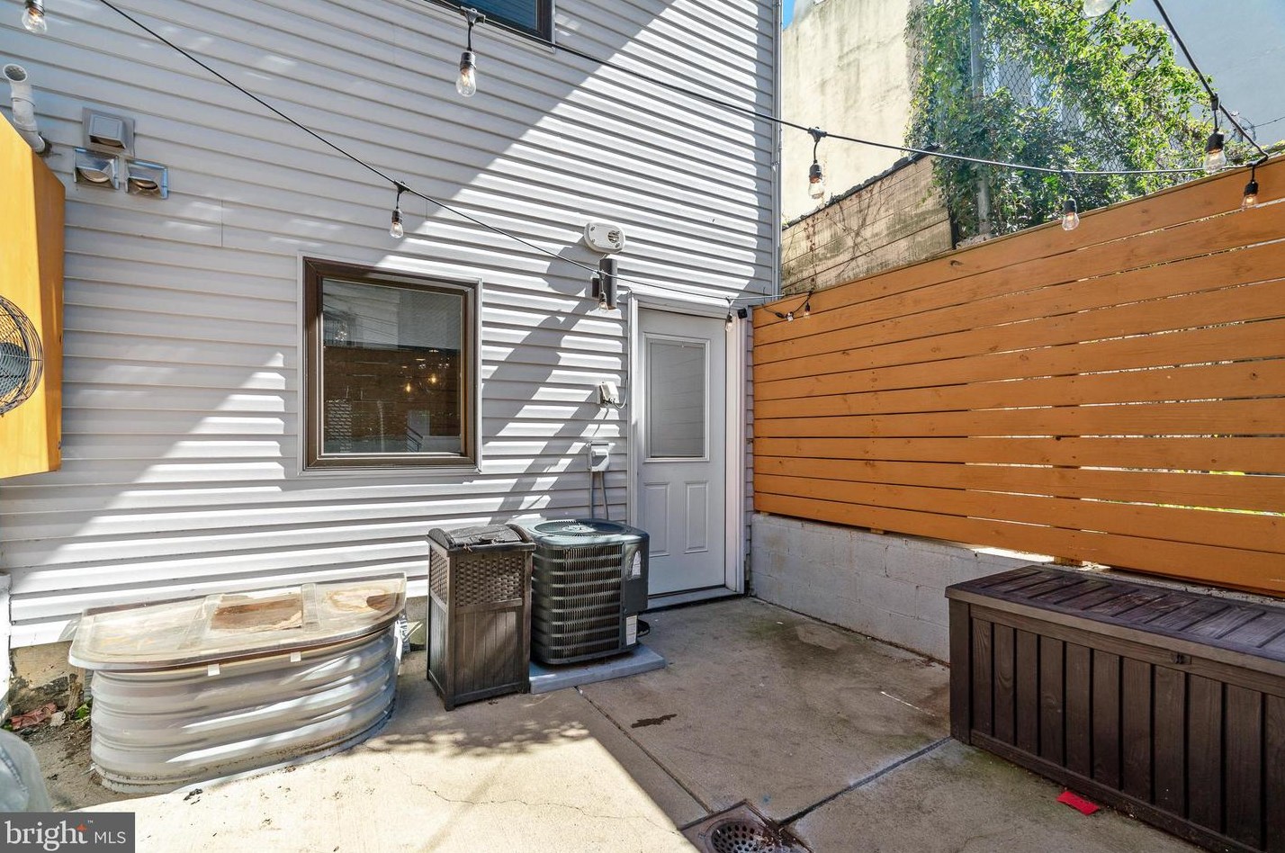 1328 Palethorp St, Philadelphia PA  19122-4512 exterior