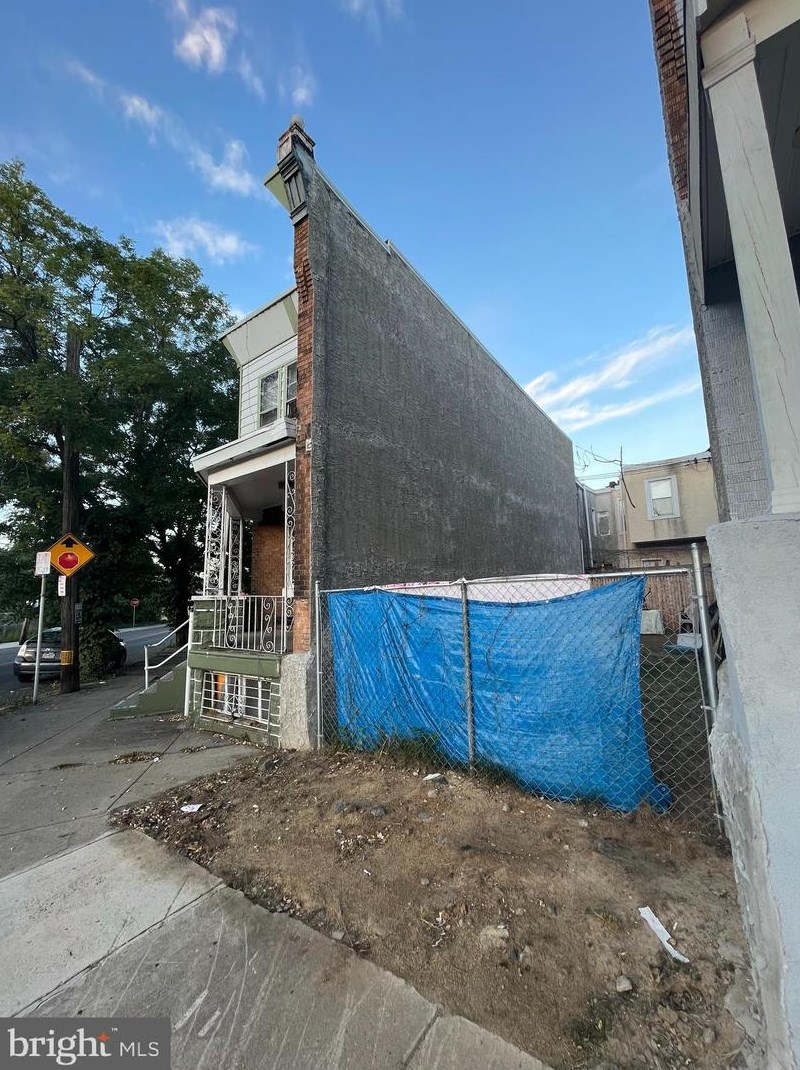 1900 Myrtlewood St, Philadelphia, PA 19121-1823