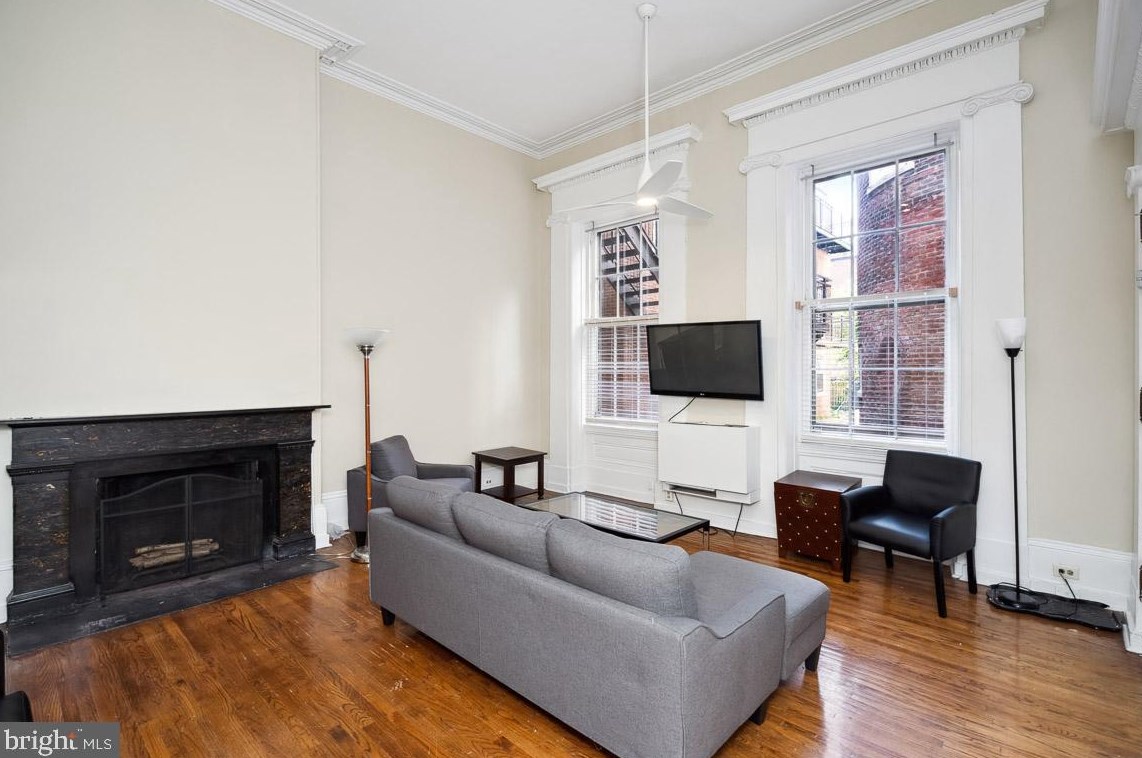 1010 Spruce St Apt 1m, Philadelphia, PA