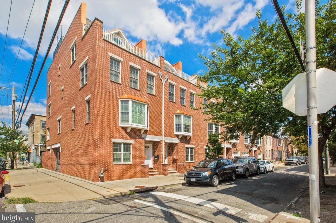1835 Montrose St, Philadelphia, PA 19146-2626
