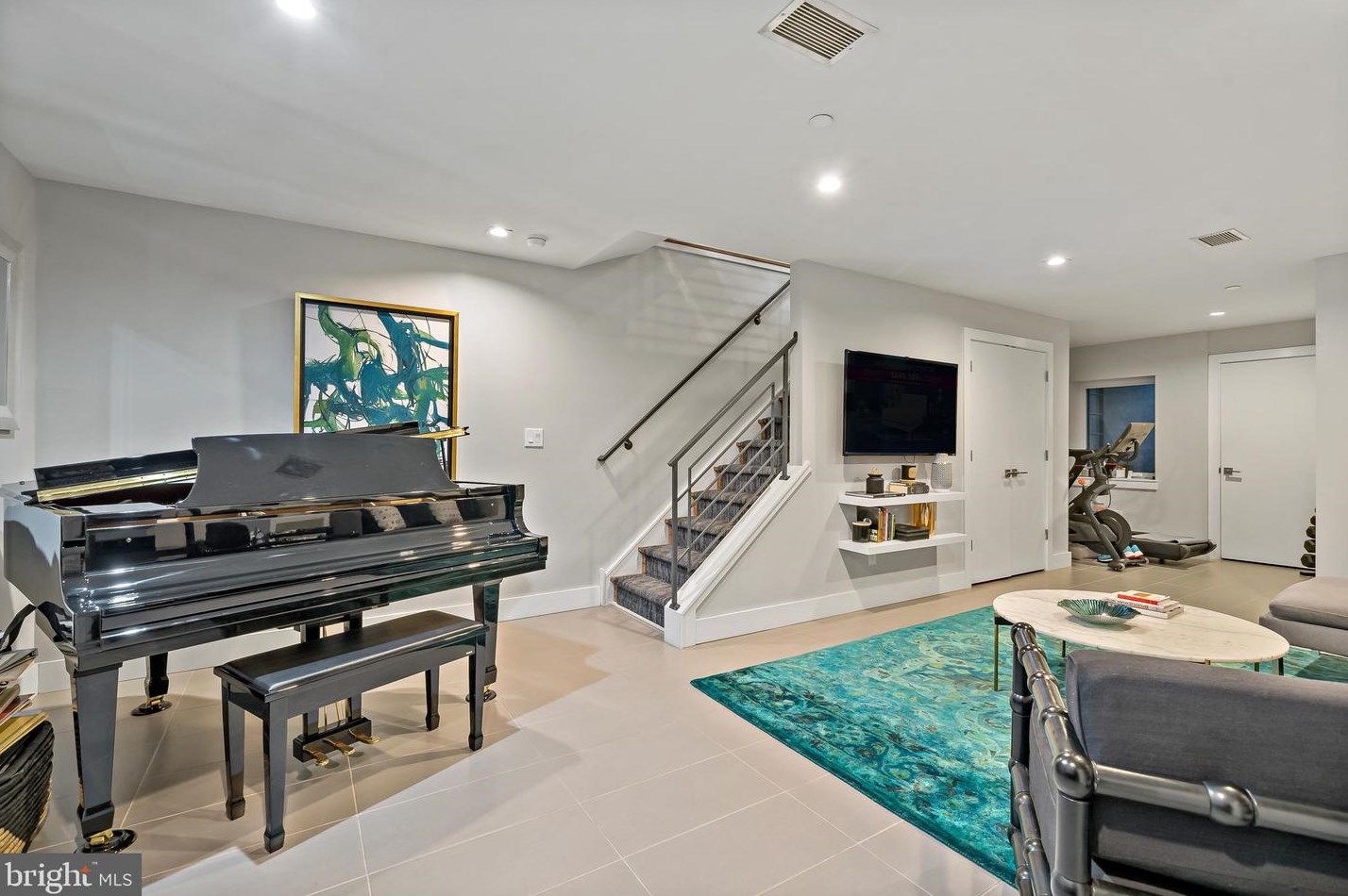 807 Taney St, Philadelphia PA 19130-1816 exterior