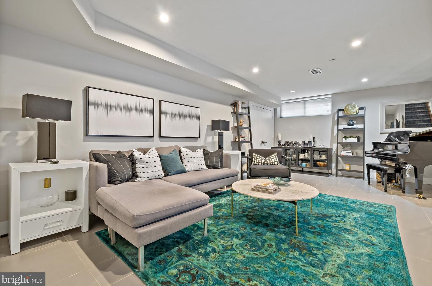 807 Taney St, Philadelphia PA 19130-1816 exterior