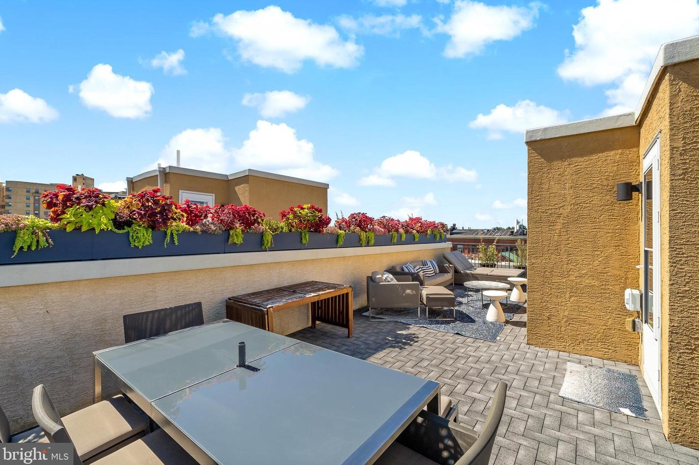 807 Taney St, Philadelphia PA 19130-1816 exterior