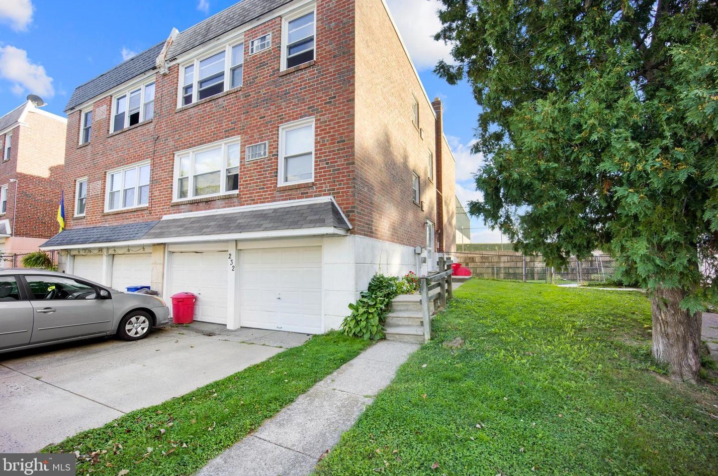 232 Robina St, Philadelphia, PA 19116-3517