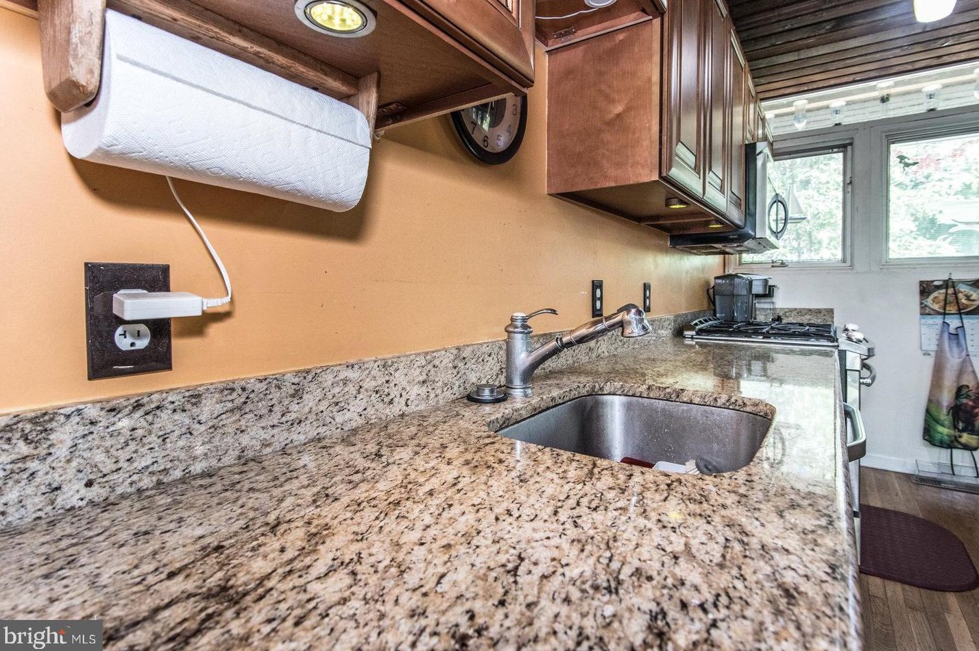 3 Longford St, Philadelphia PA 19136-2028 exterior