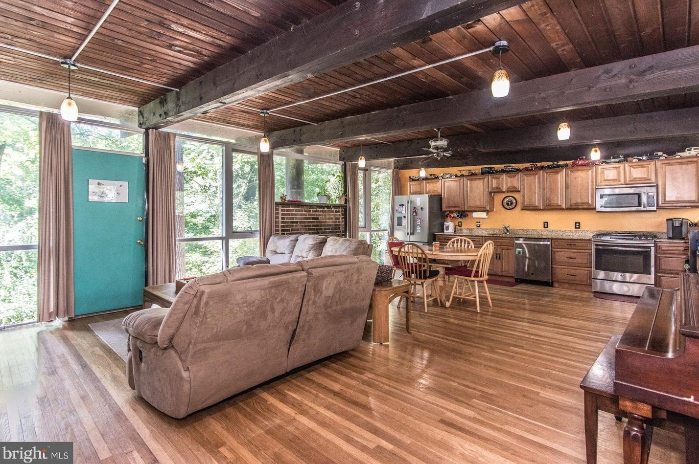 3 Longford St, Philadelphia PA 19136-2028 exterior