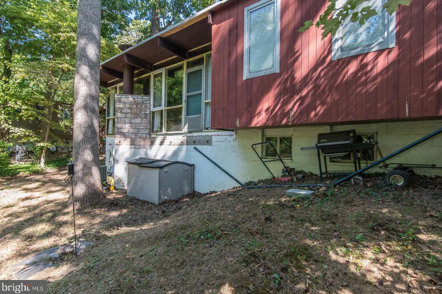 3 Longford St, Philadelphia PA 19136-2028 exterior