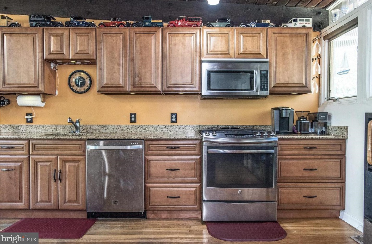 3 Longford St, Philadelphia PA 19136-2028 exterior