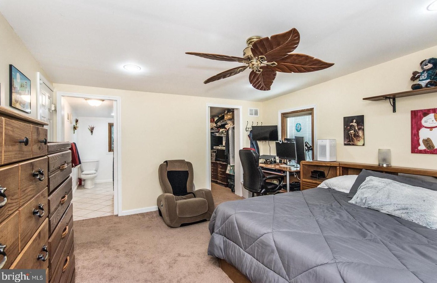 3 Longford St, Philadelphia PA 19136-2028 exterior