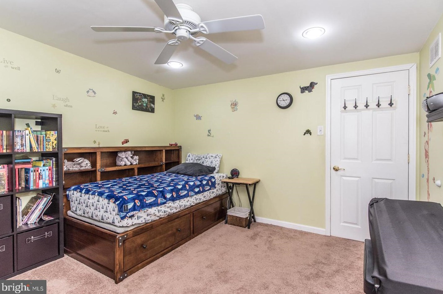 3 Longford St, Philadelphia PA 19136-2028 exterior