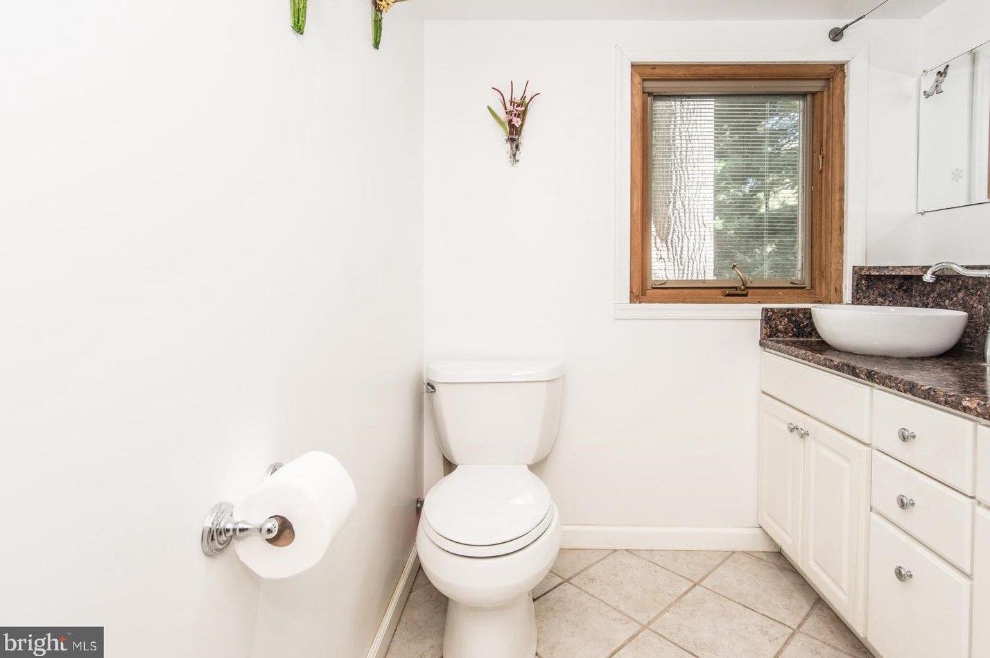 3 Longford St, Philadelphia PA 19136-2028 exterior