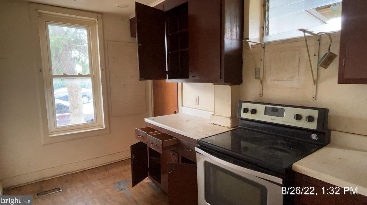 6455 Glenmore Ave, Philadelphia PA  19142-2331 exterior