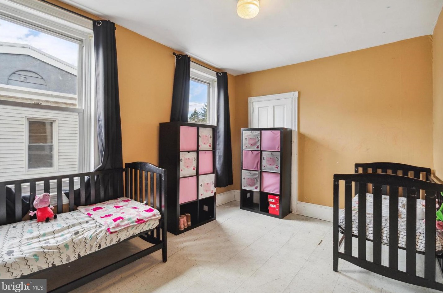 220 Fisher Ave, Philadelphia PA 19141-4016 exterior