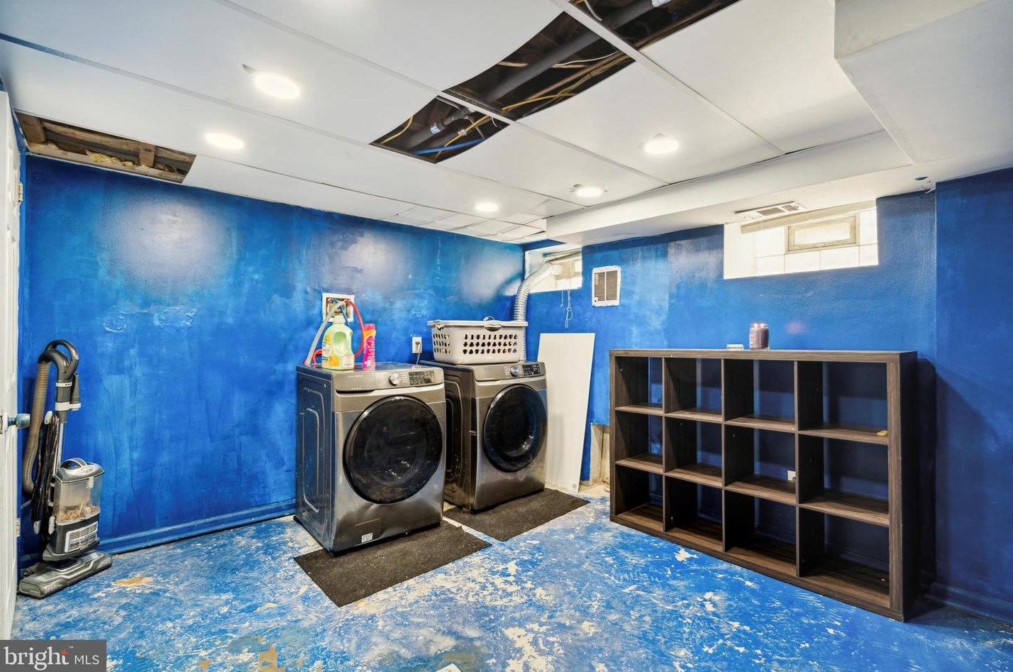 220 Fisher Ave, Philadelphia PA 19141-4016 exterior