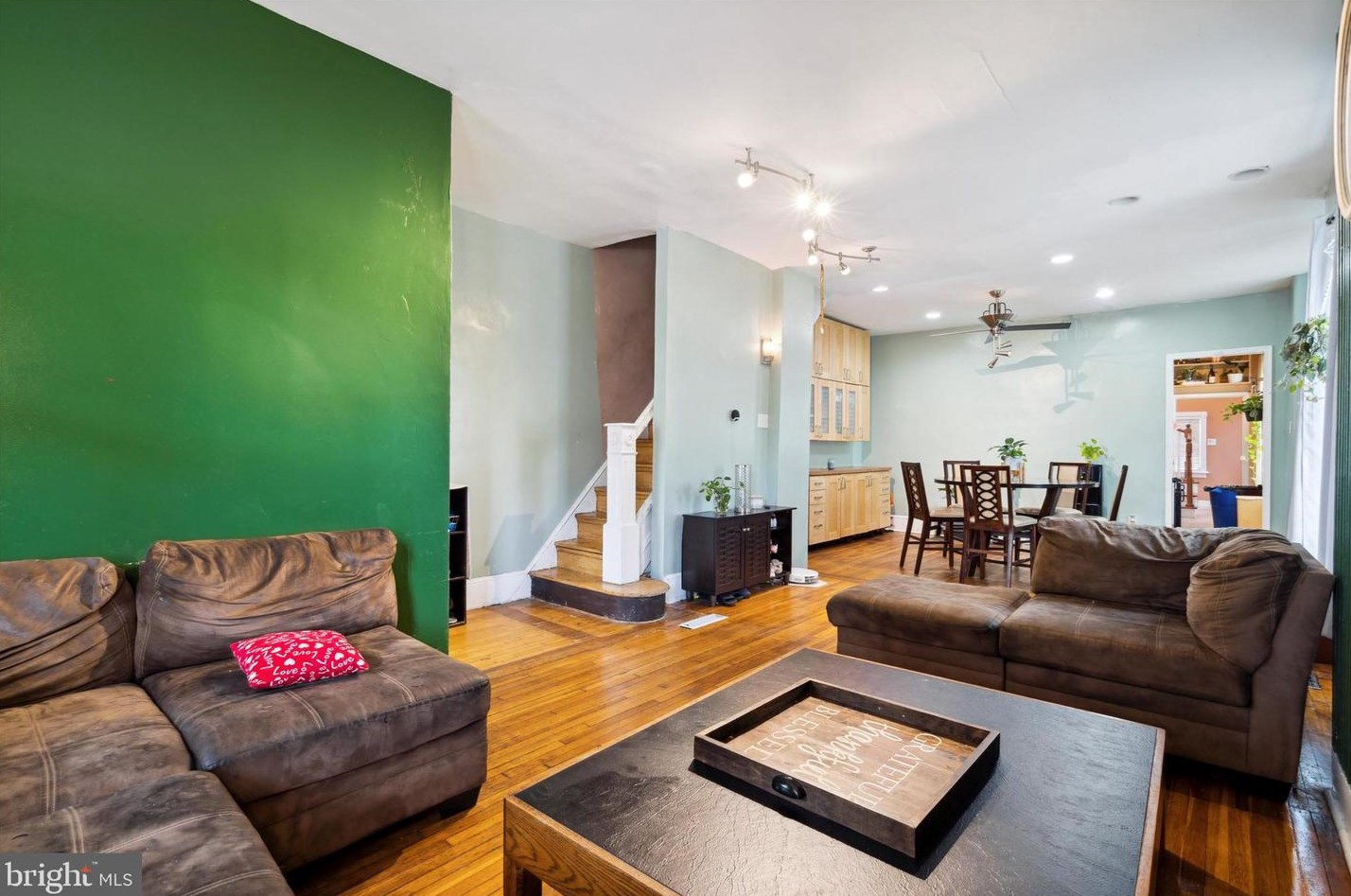 220 Fisher Ave, Philadelphia PA 19141-4016 exterior