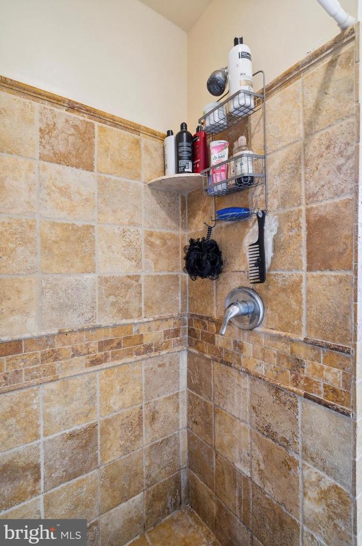 220 Fisher Ave, Philadelphia PA 19141-4016 exterior