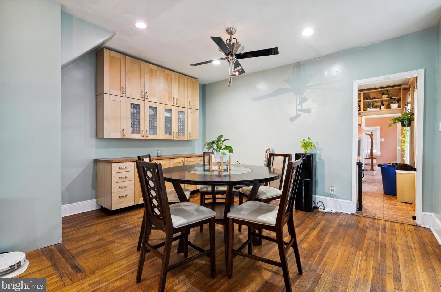 220 Fisher Ave, Philadelphia PA 19141-4016 exterior