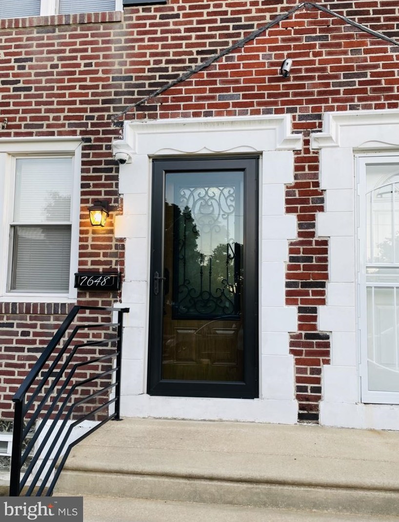 7648 Sherwood Rd, Philadelphia, PA 19151-2020