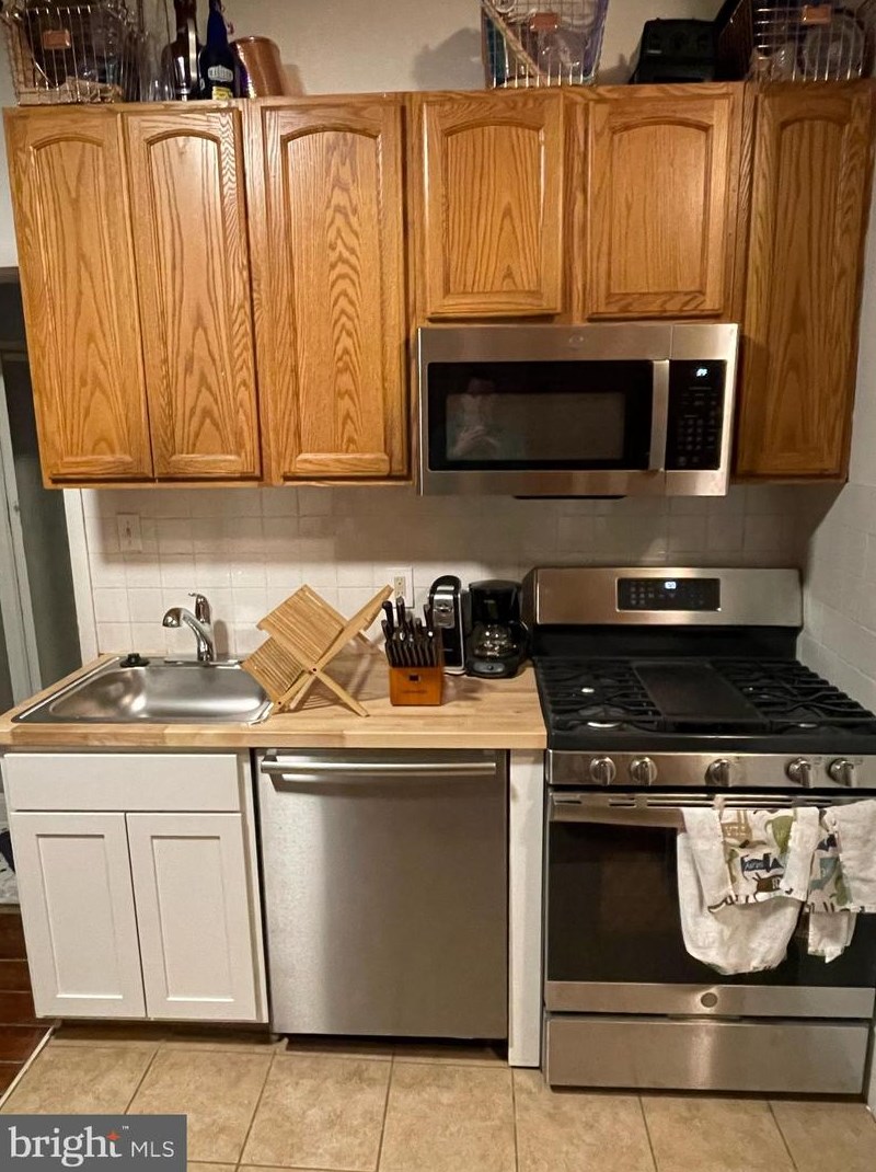 159 N 21st St #1r, Philadelphia, PA 19103