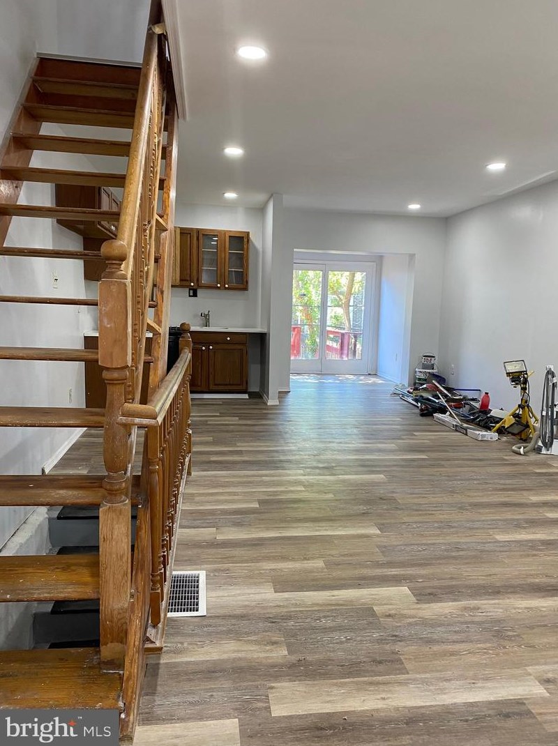 2552 S 67th St, Philadelphia, PA 19142