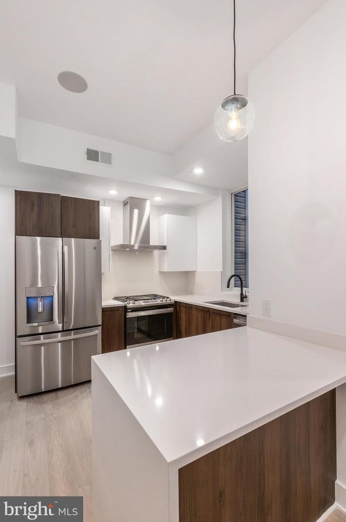 1513 Christian St #4, Philadelphia, PA 19146