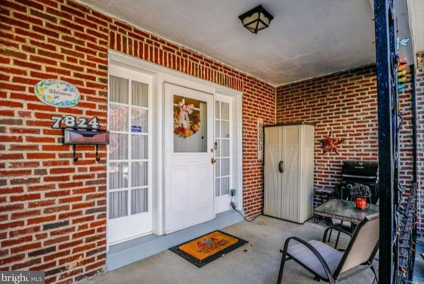 7824 Devon St, Philadelphia, PA 19118-3504