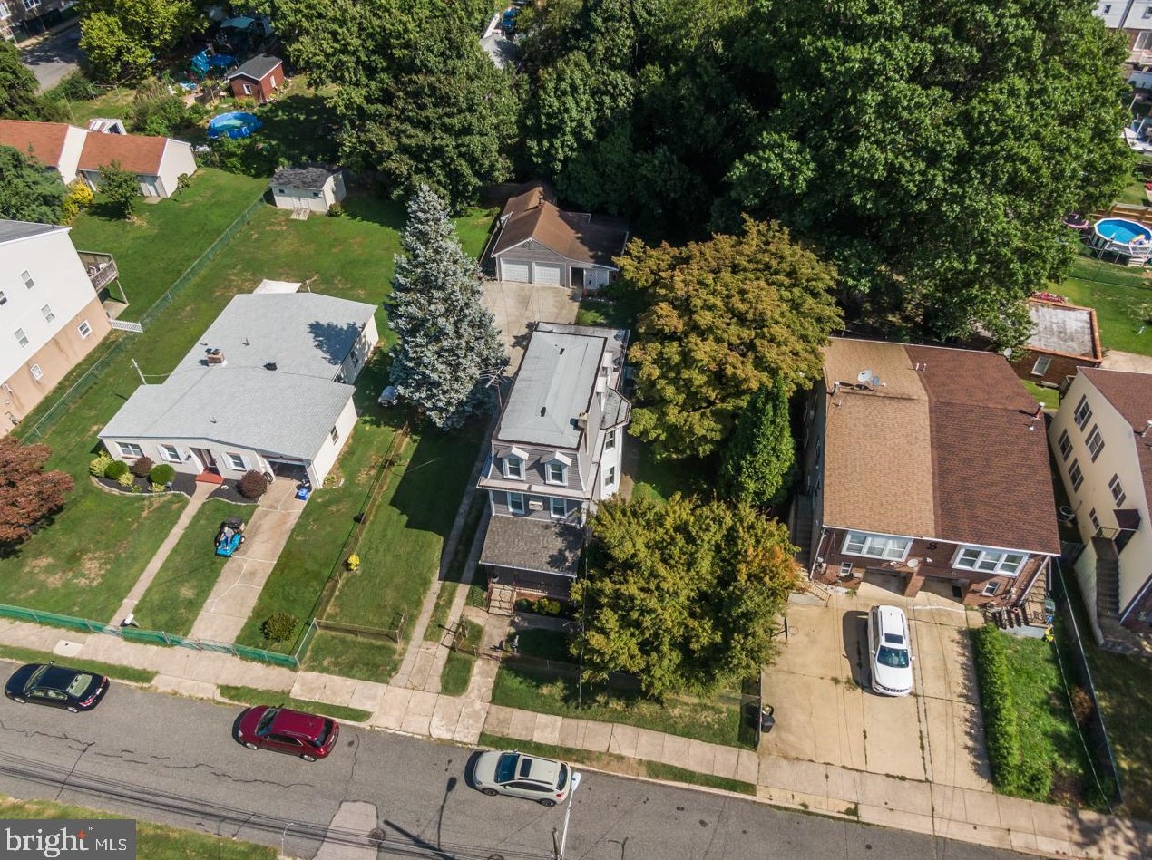 4617 Millett St, Philadelphia, PA 19136-2433