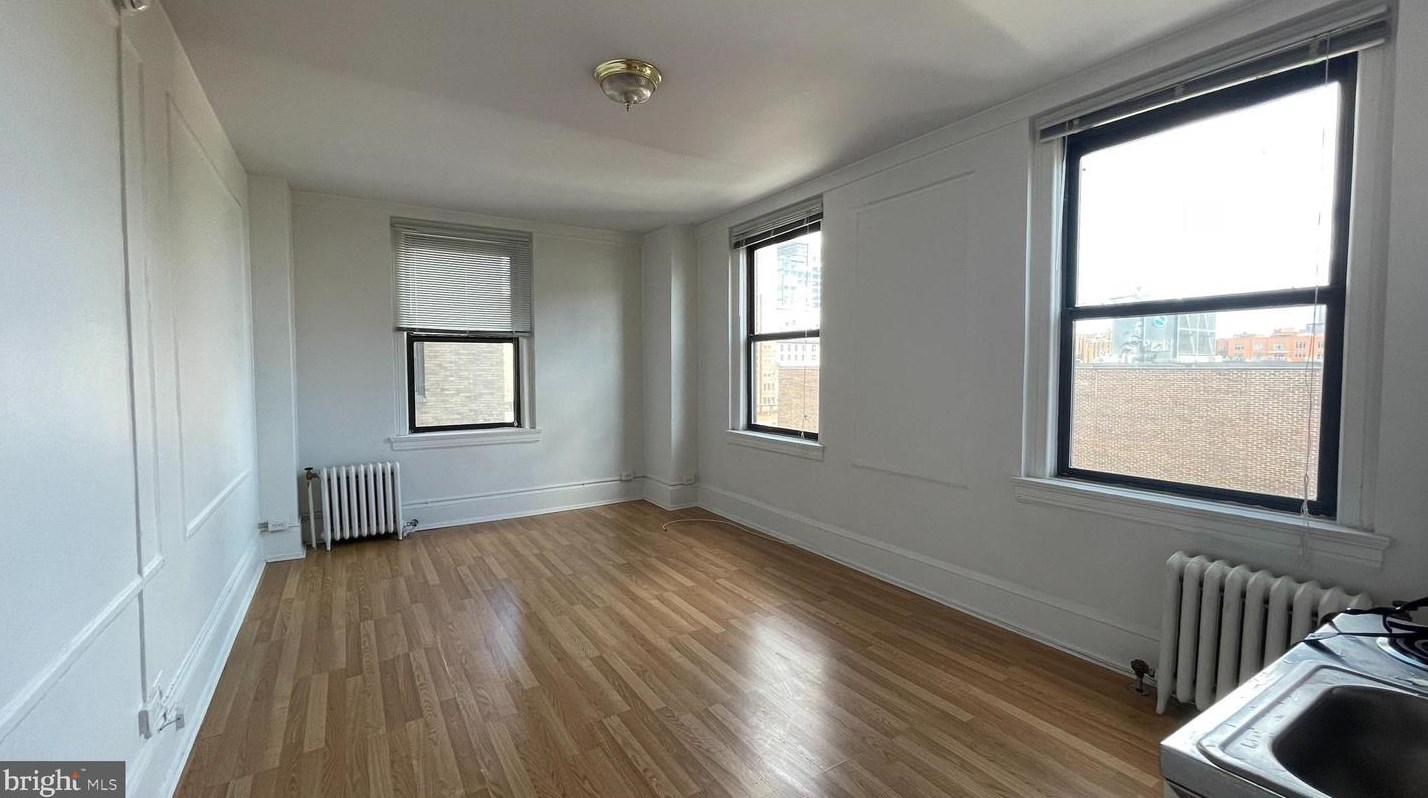 1324 Locust St #927, Philadelphia, PA 19107