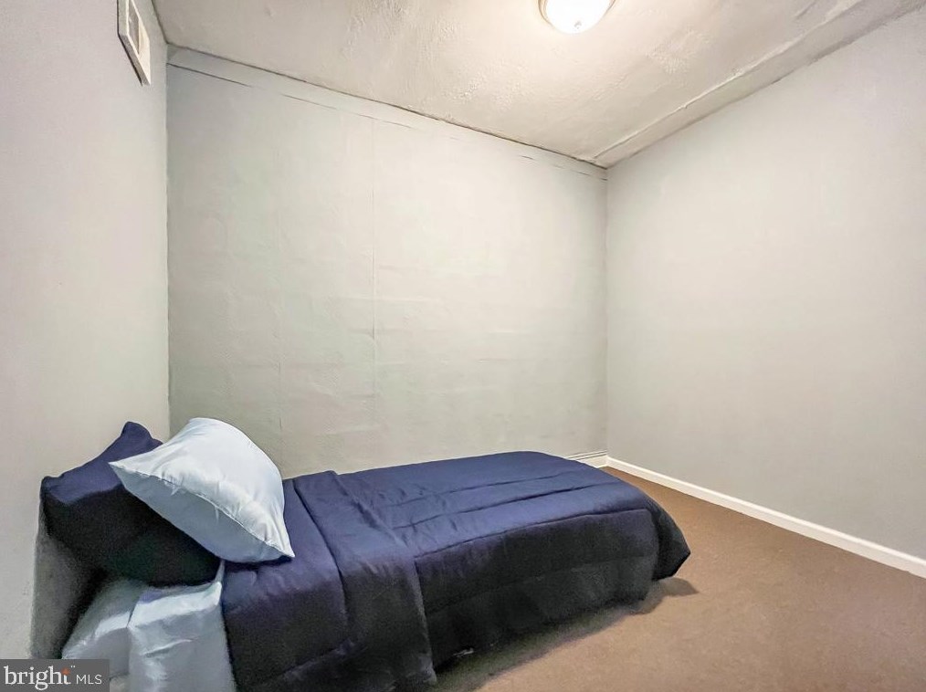 8528 Lyons Pl, Philadelphia PA  19153-1912 exterior