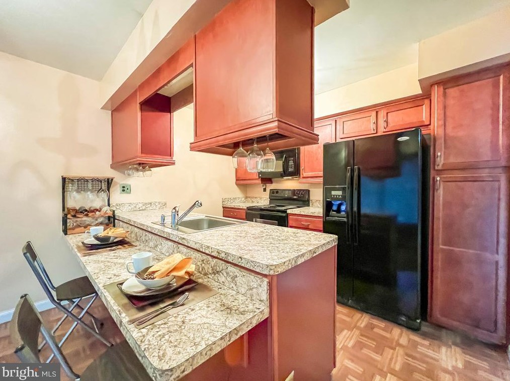 8528 Lyons Pl, Philadelphia PA  19153-1912 exterior