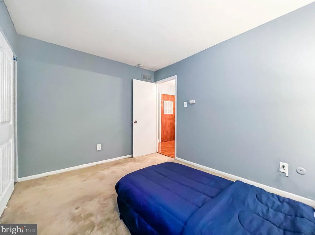 8528 Lyons Pl, Philadelphia PA  19153-1912 exterior