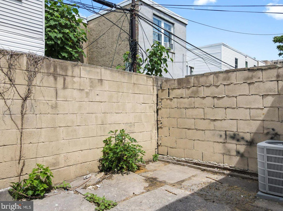 2032 Mildred St, Philadelphia PA  19148-2344 exterior