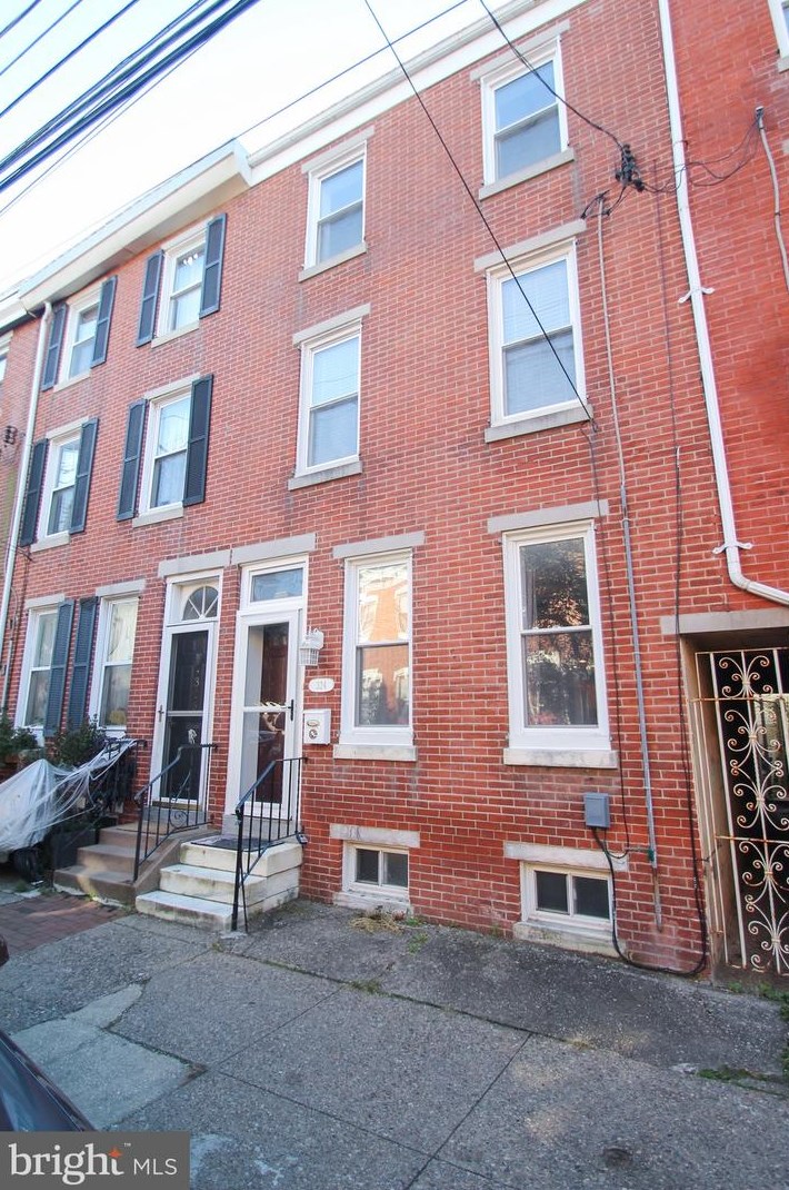 324 Thompson St, Philadelphia PA  19122-4433 exterior
