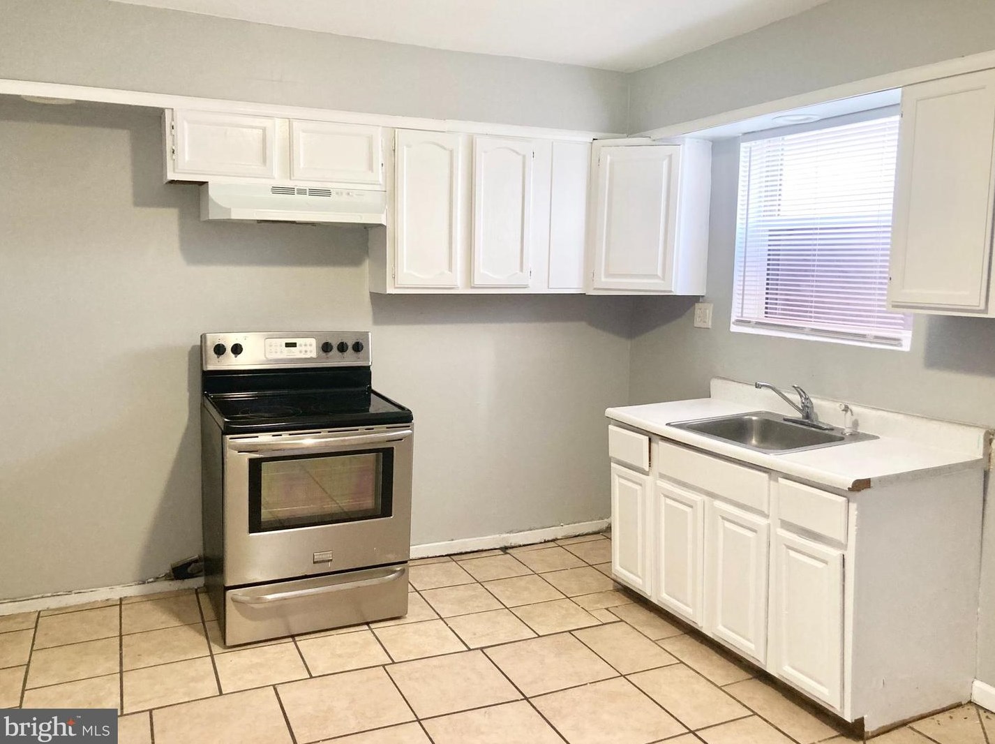 1447 N 52nd St, Philadelphia, PA 19143