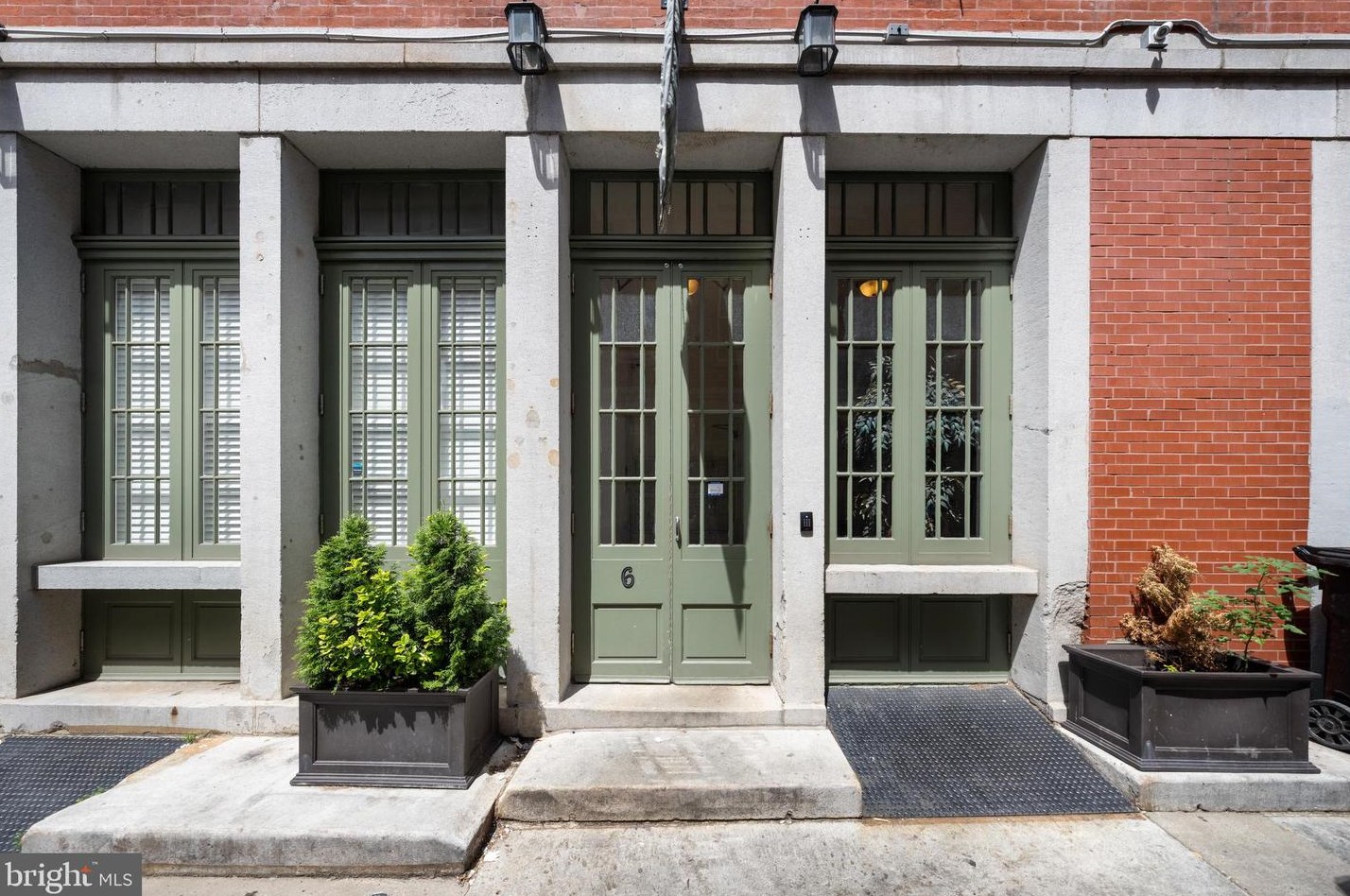 6 S Strawberry St Apt 10, Philadelphia, PA 19106