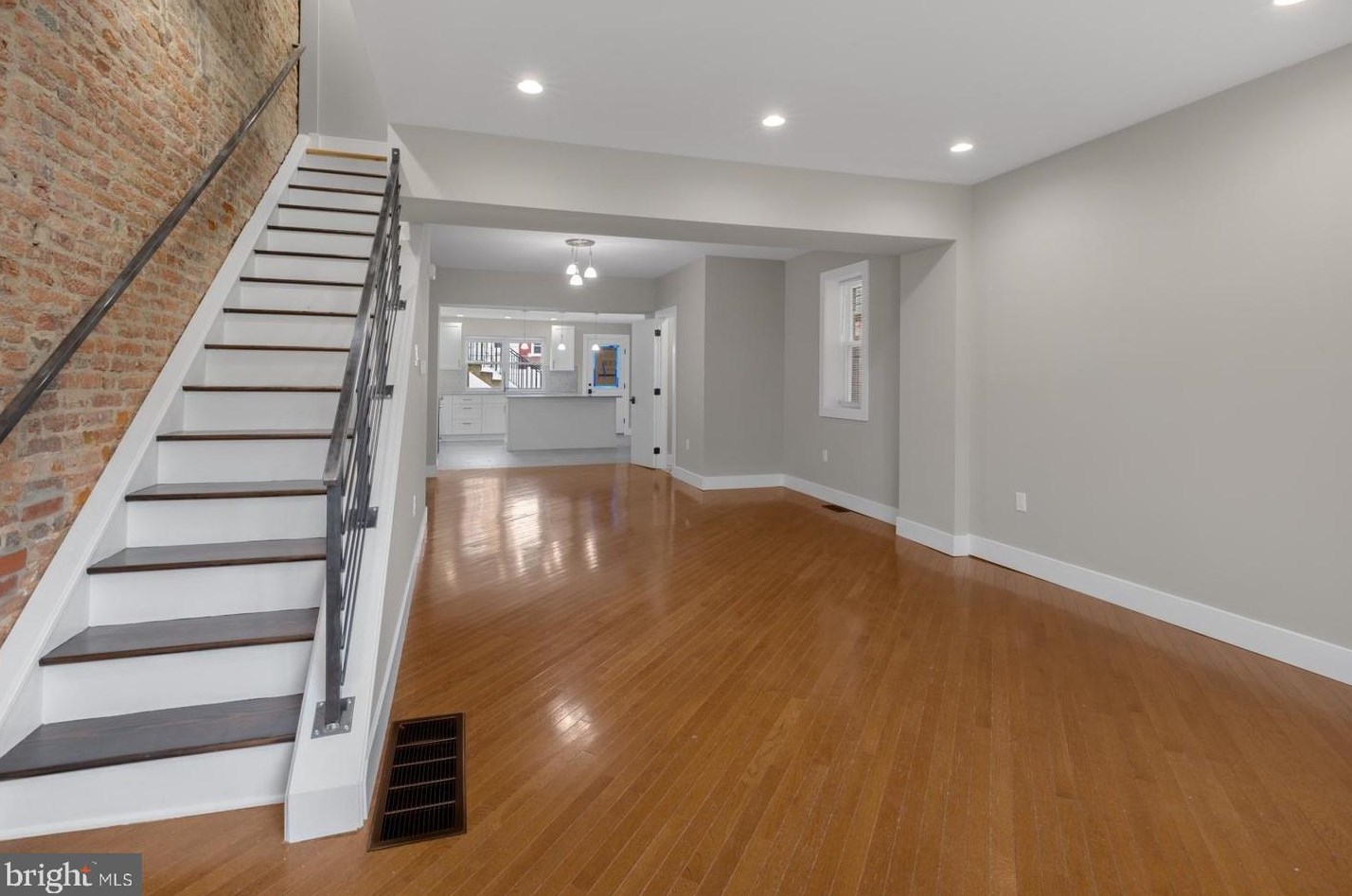 240 Richmond St, Philadelphia, PA 19125