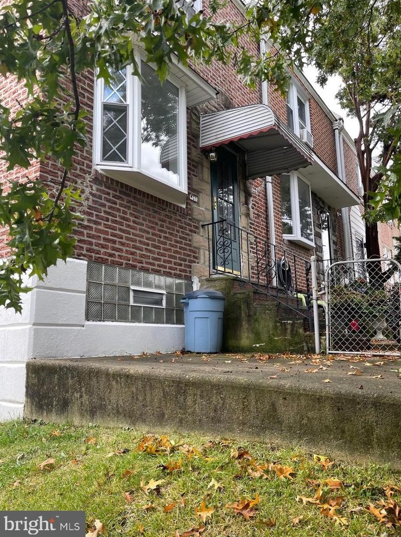 5937 Crystal St, Philadelphia, PA 19120-1127