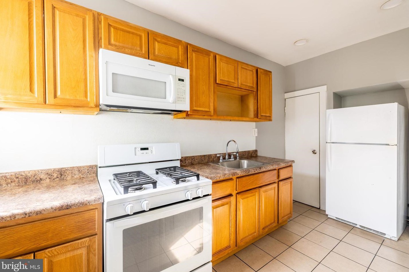 1142 Ruby St, Philadelphia, PA 19143-4823
