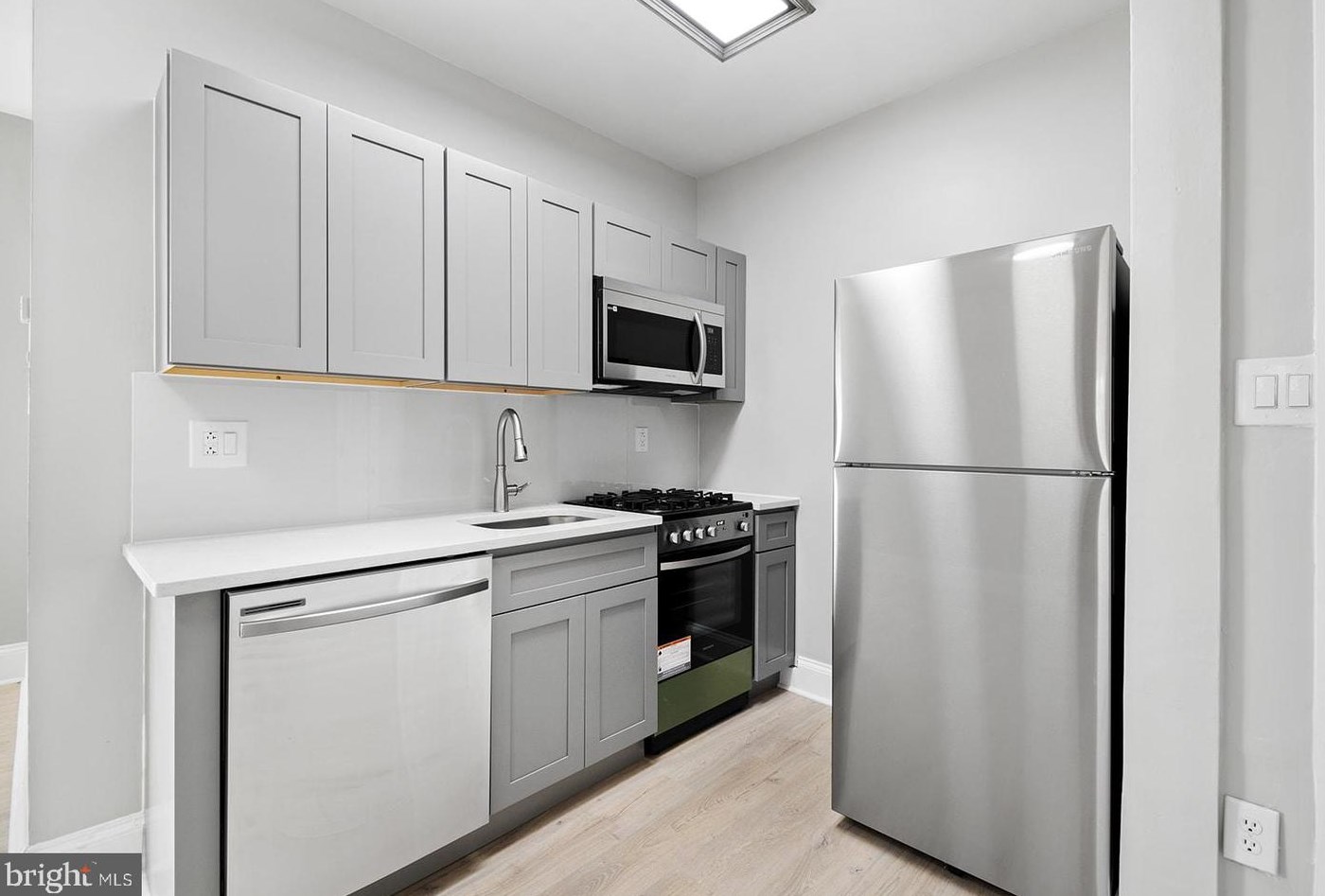 1101 N 41st St #2r, Philadelphia, PA 19104