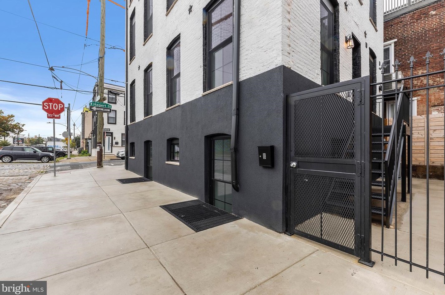 2141 Hagert St, Philadelphia PA 19125-1617 exterior