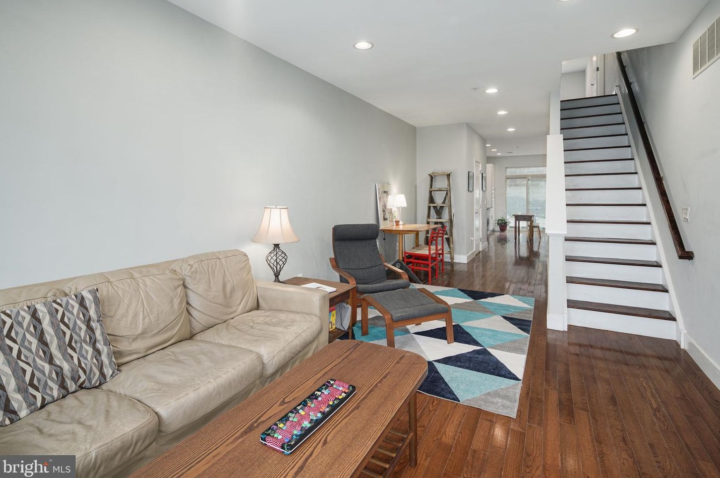 2415 Amber St, Philadelphia, PA 19125-1606