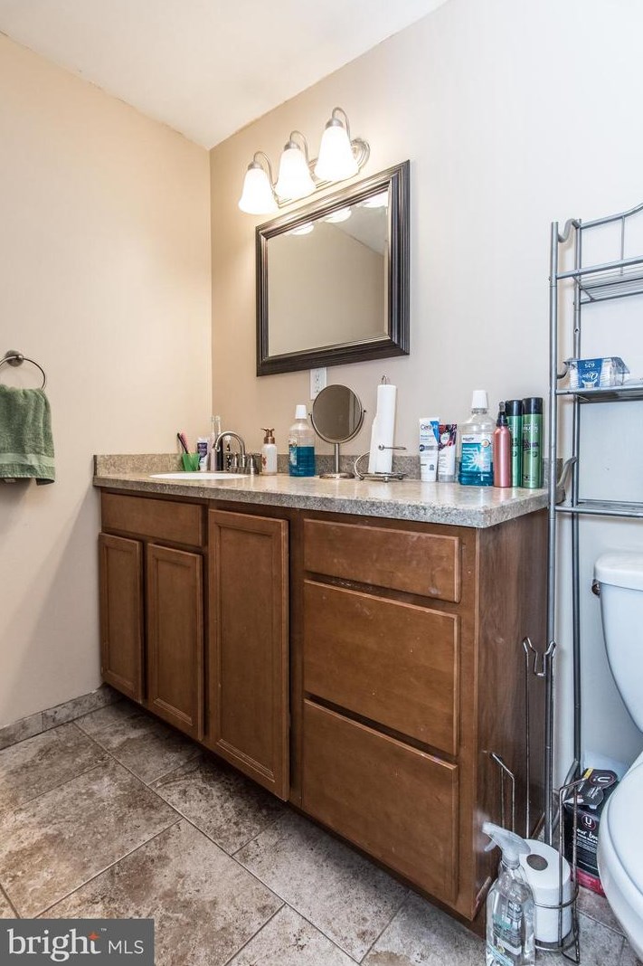 15114 Kallaste Dr, Philadelphia PA 19116-1407 exterior