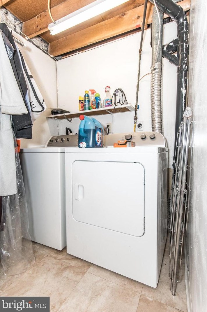 15114 Kallaste Dr, Philadelphia PA 19116-1407 exterior