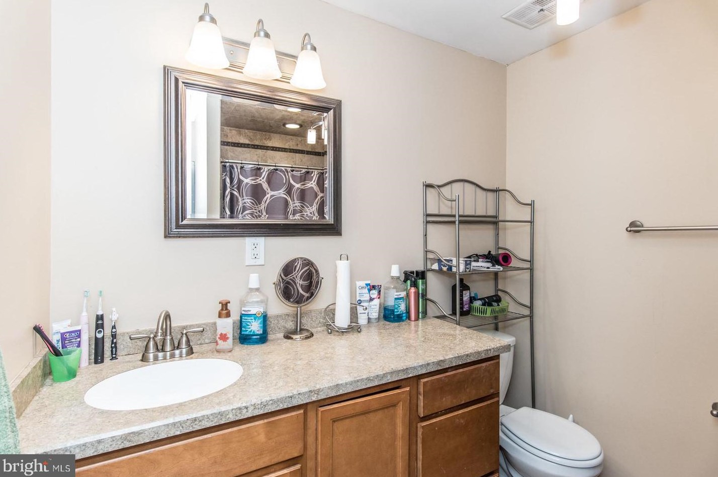 15114 Kallaste Dr, Philadelphia PA 19116-1407 exterior