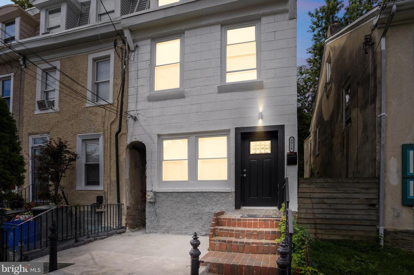 5916 Mccallum St, Philadelphia, PA 19144-2710