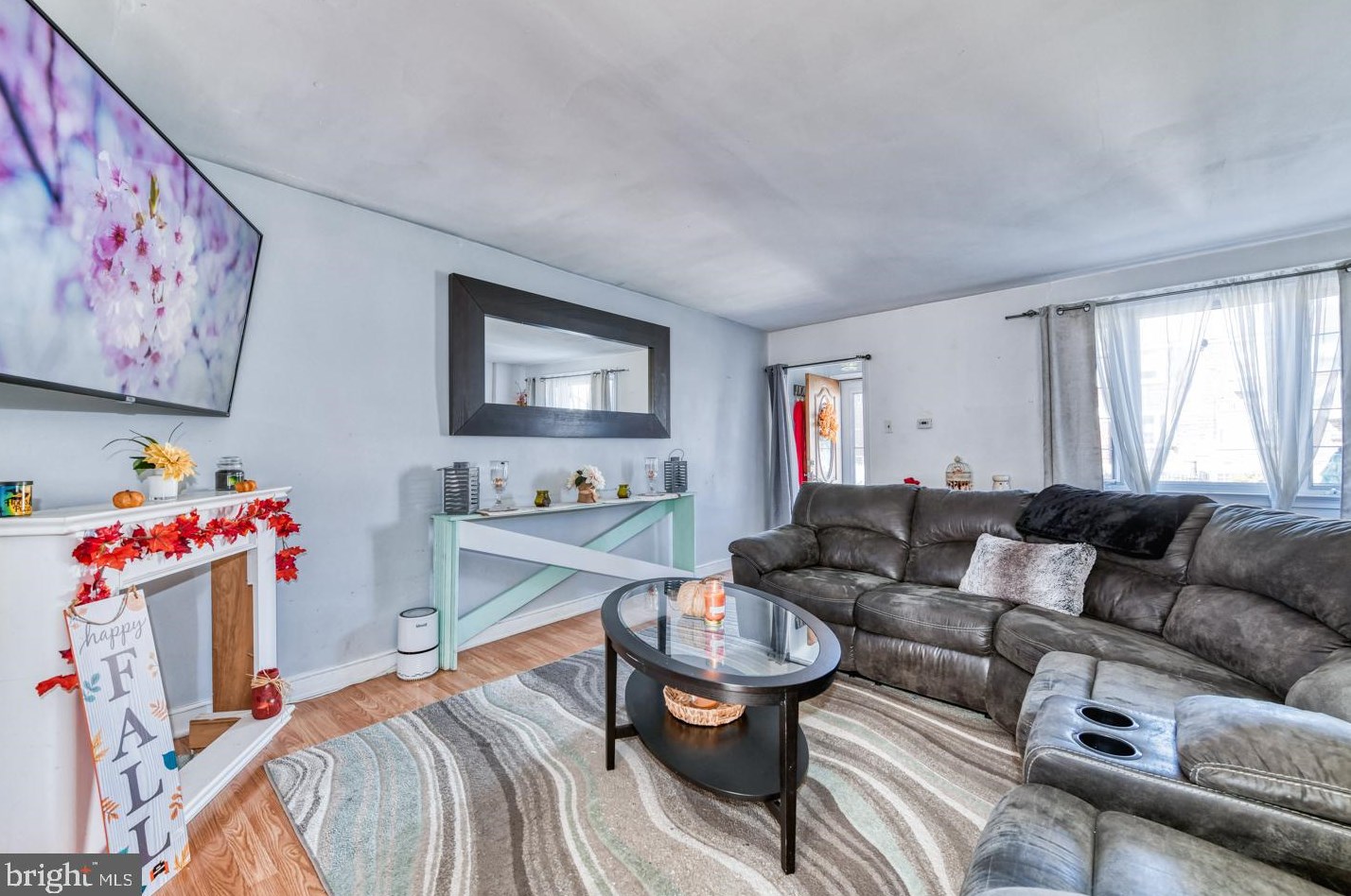 7131 Lynford St, Philadelphia, PA 19149-1113