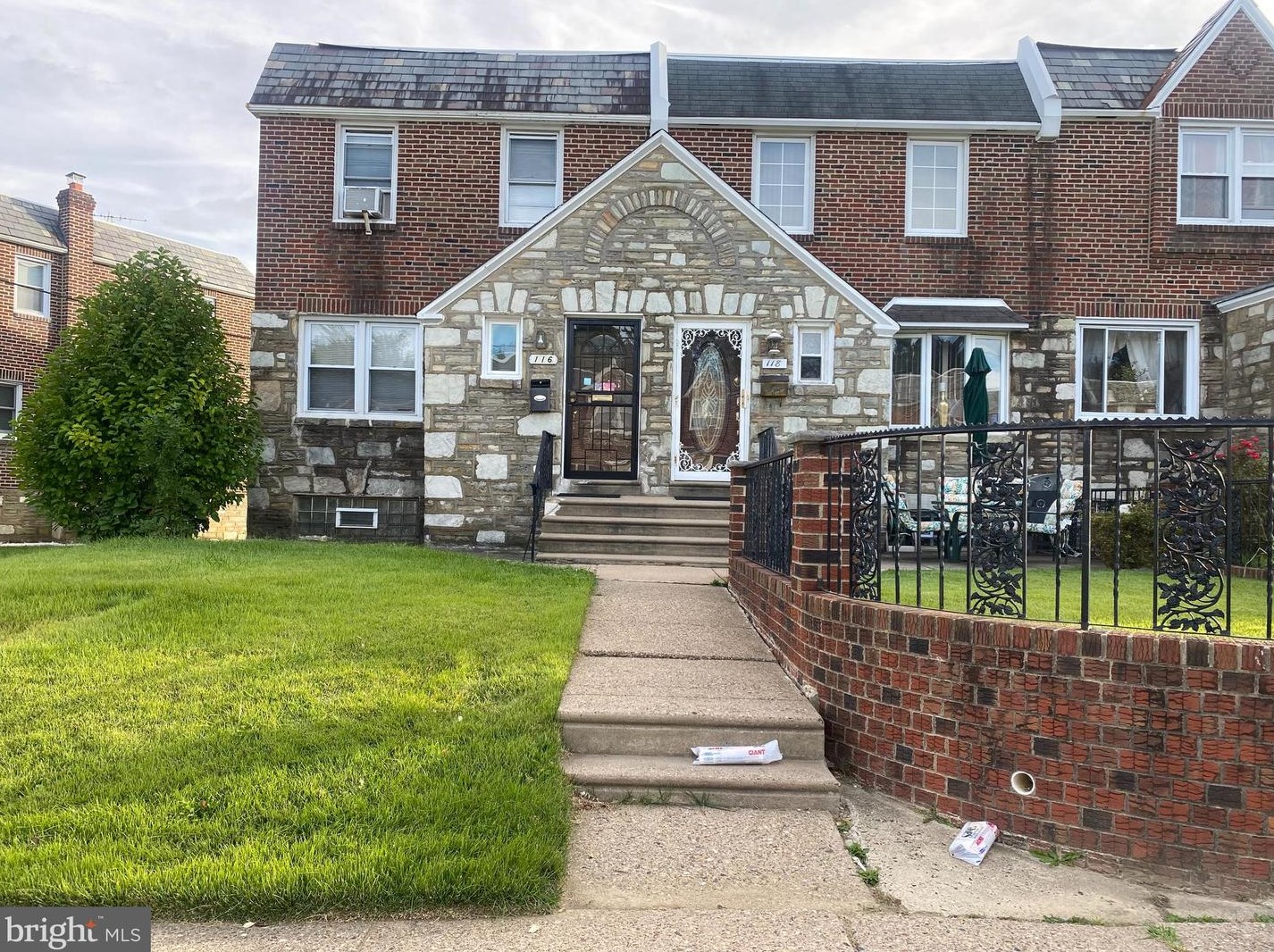 116 Walnut Park Dr, Philadelphia, PA 19120-1020