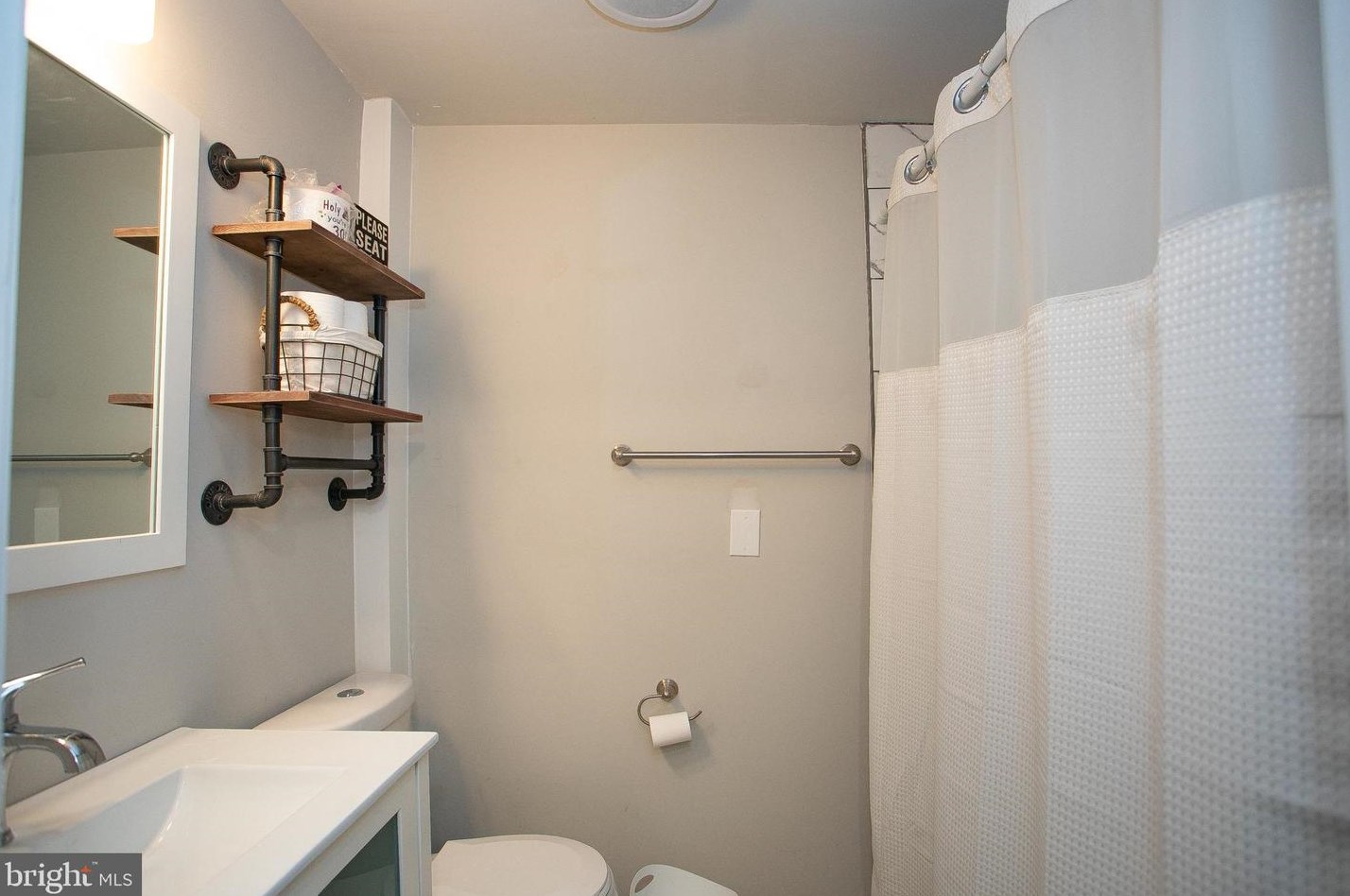 343 Delmar St, Philadelphia PA 19128-4501 exterior